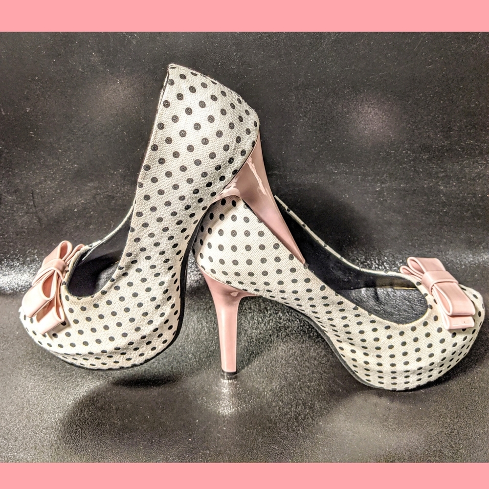 NWOB- JINPIN CUTE POLKA DOT BOW HEELS